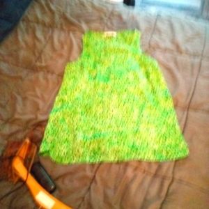 Michael kors green pattered sleeveless blouse large